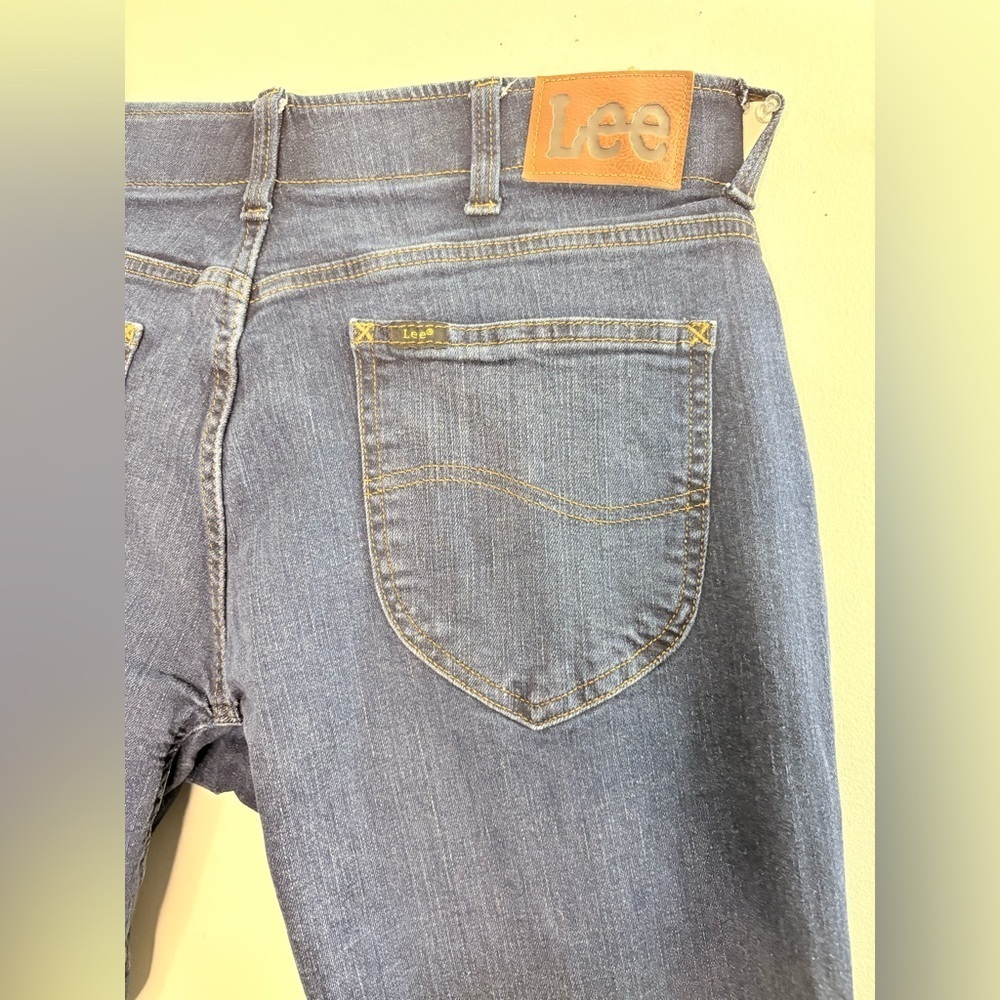 Lee Denim Straight Tapered Jeans in Classic Blue - Picture 9 of 10